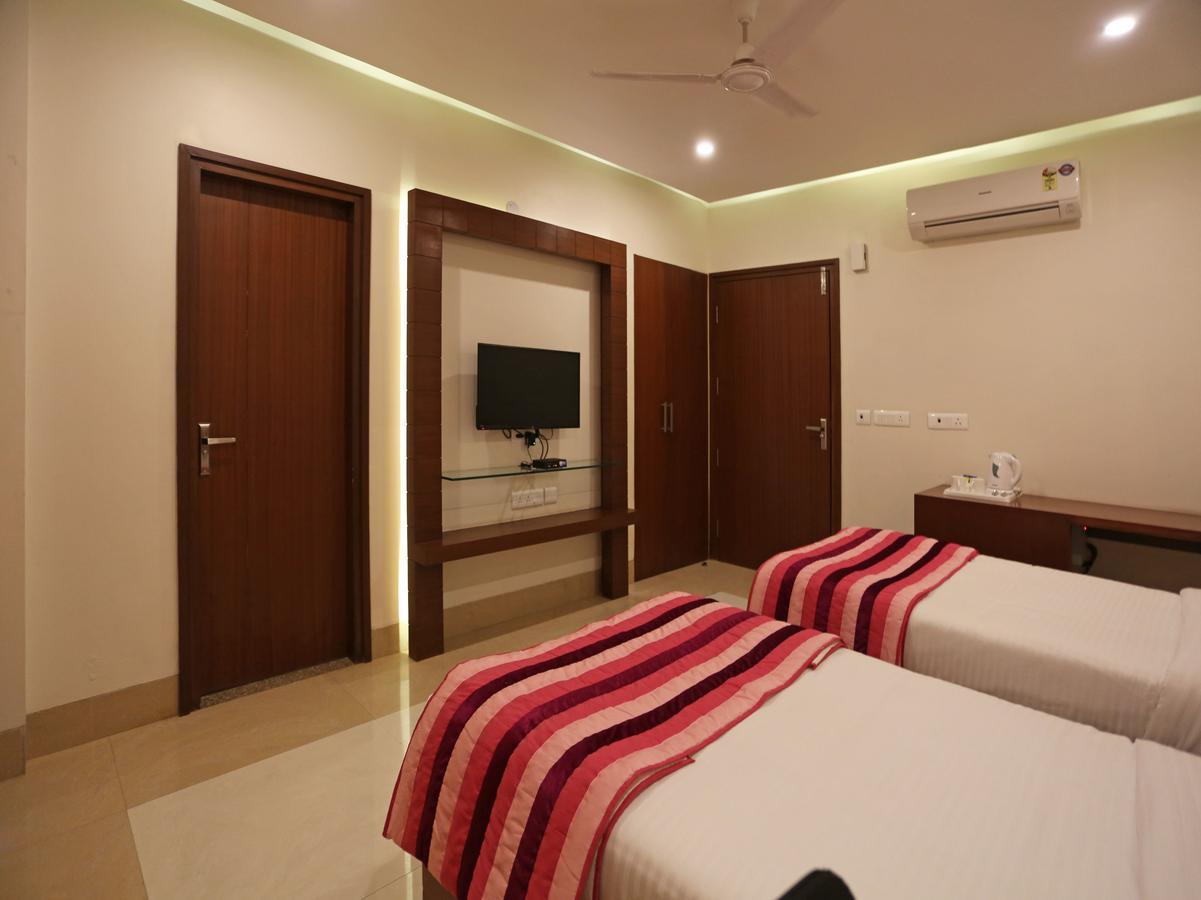 Oyo 2760 Chanakya 3* Indore