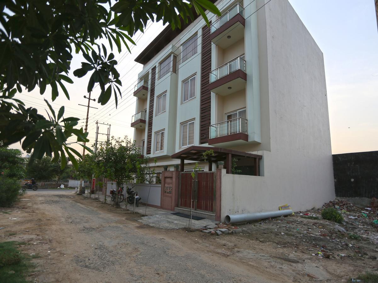 Oyo 2760 Chanakya Hotel 3*
