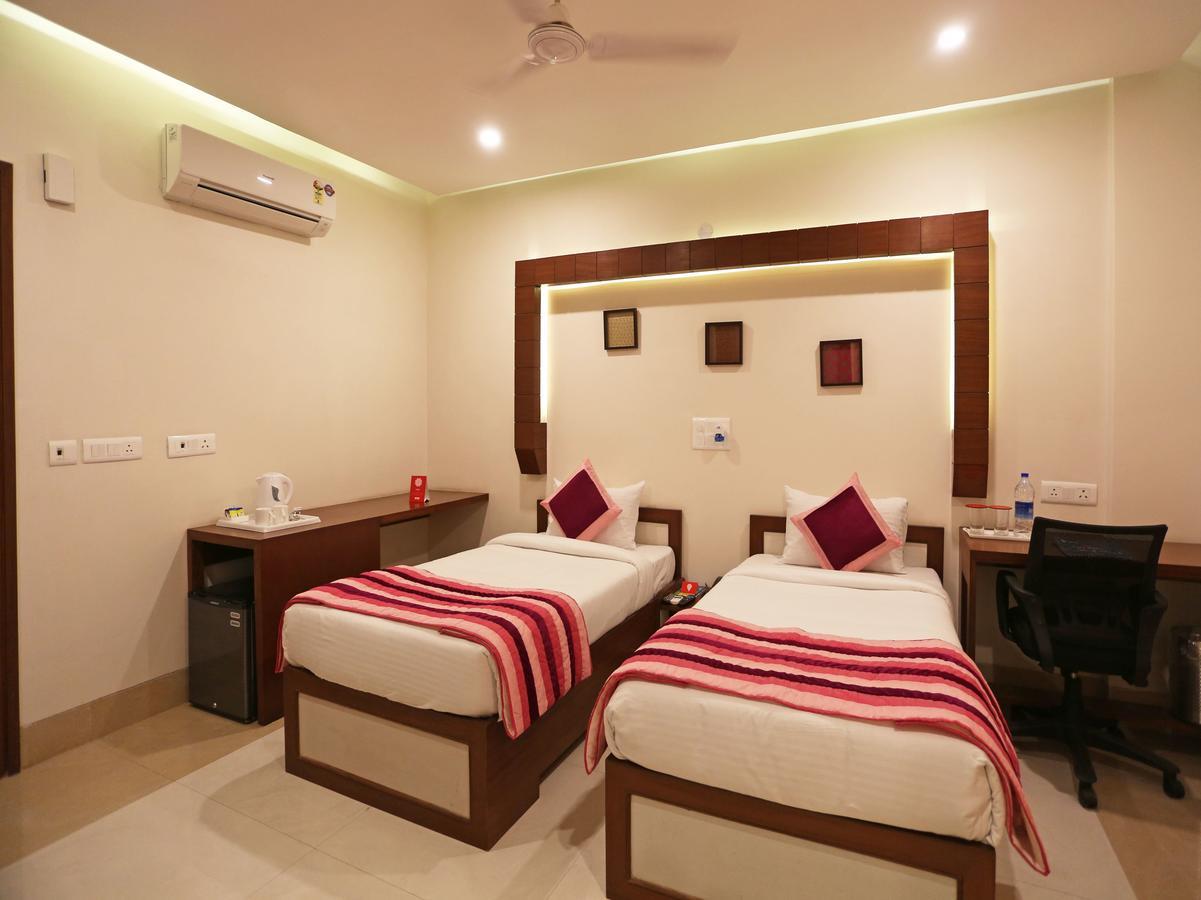 Hotel Oyo 2760 Chanakya 3*