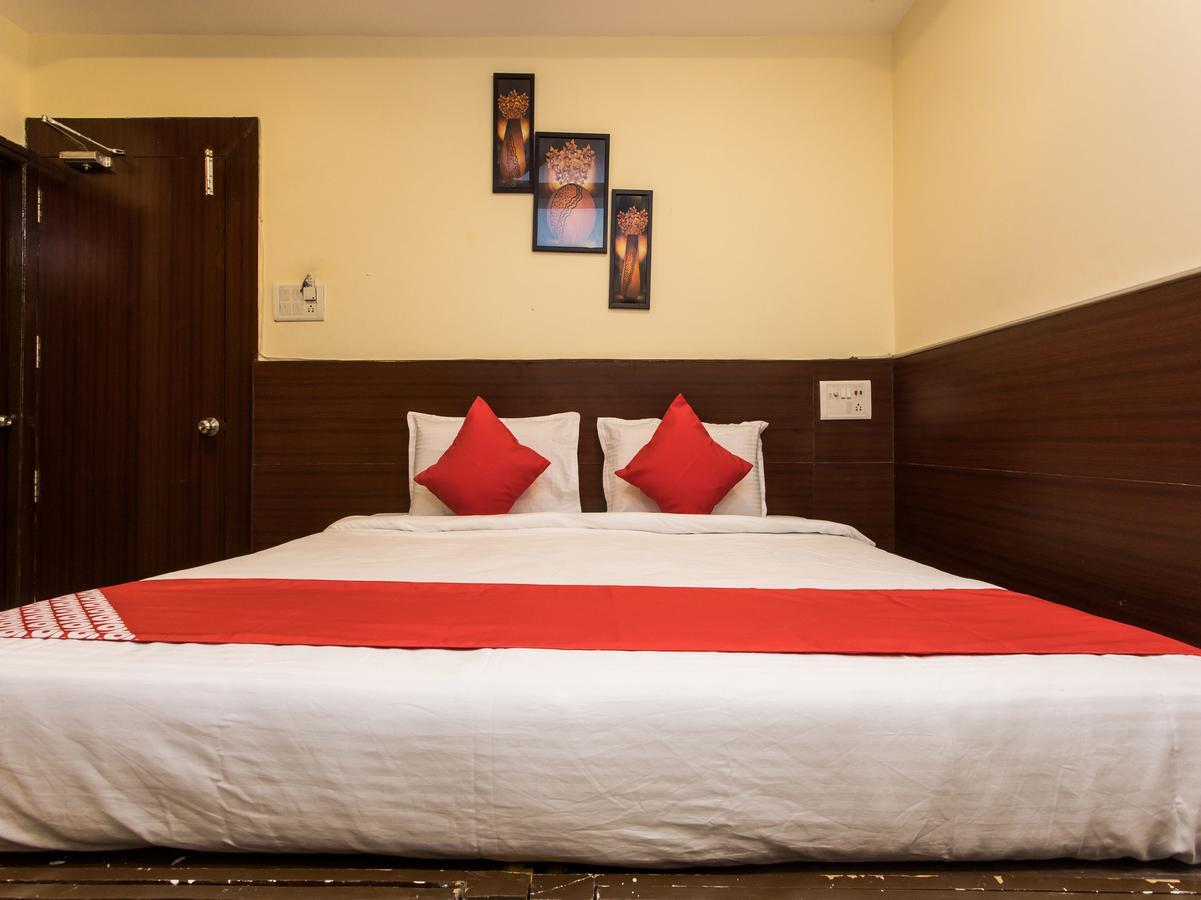 Hotel Oyo 11945 Glory Palace Indore
