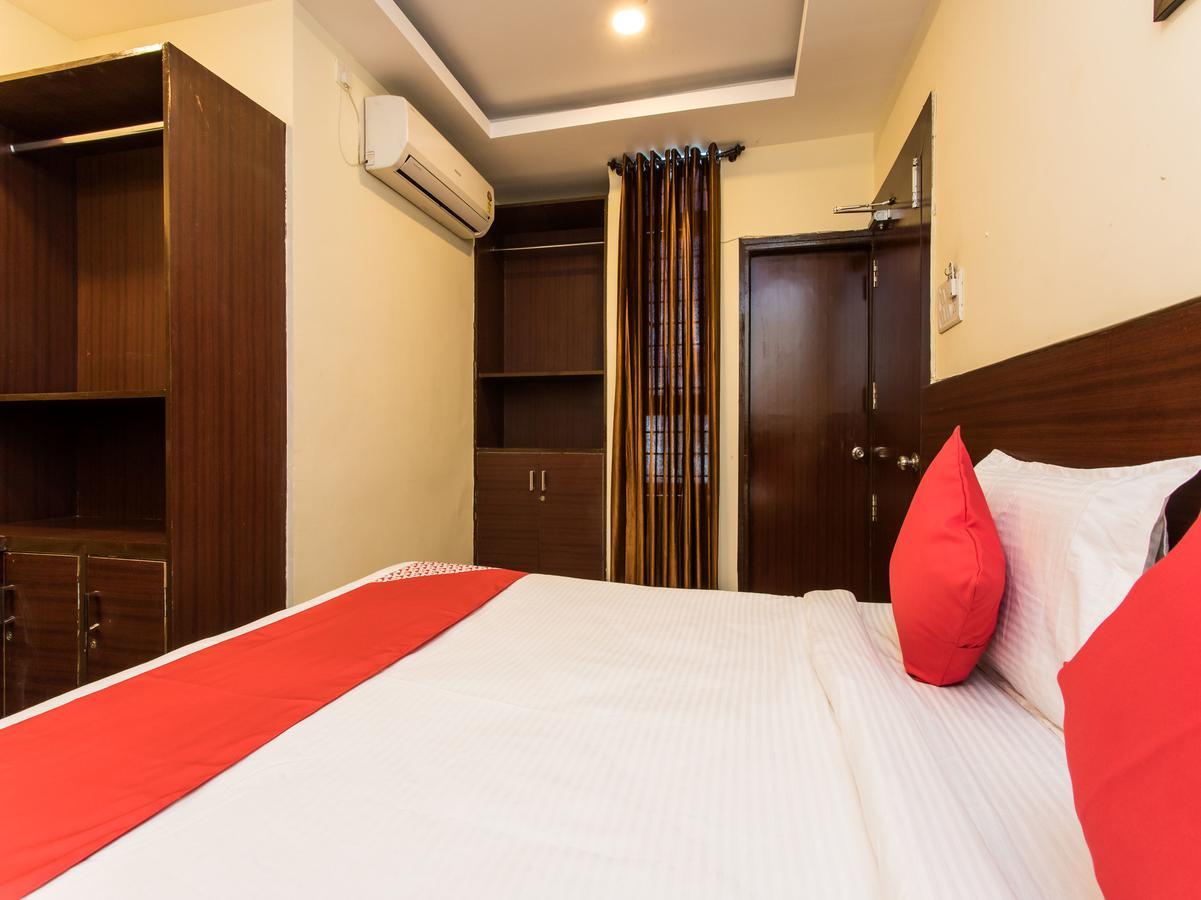 Hotel Oyo 11945 Glory Palace