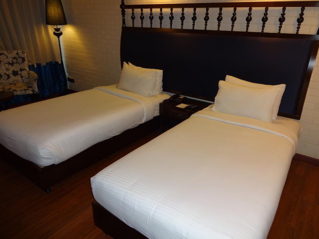 Hotel Western O2 Indore