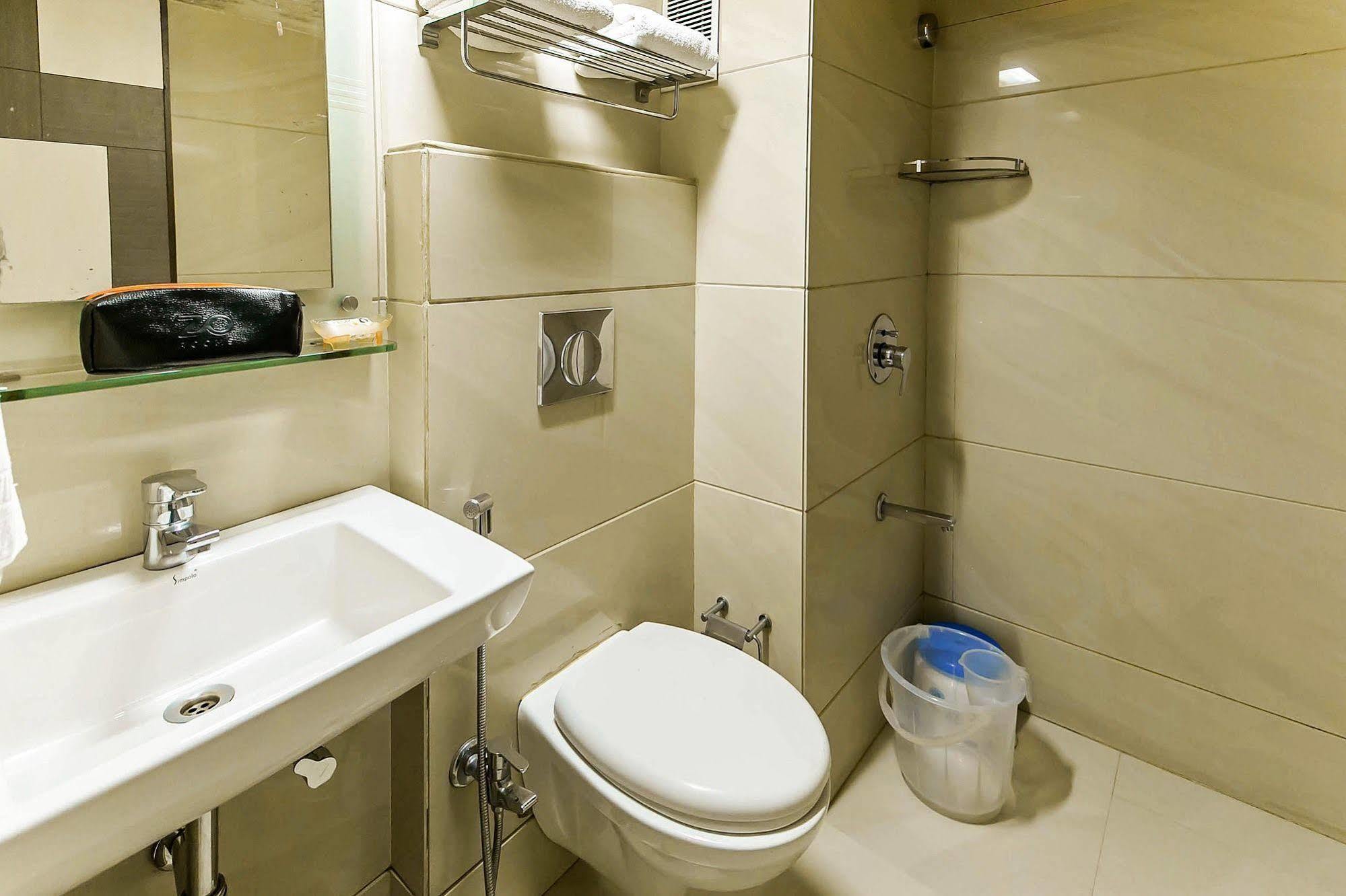 Fabhotel Amrit Residency 3*