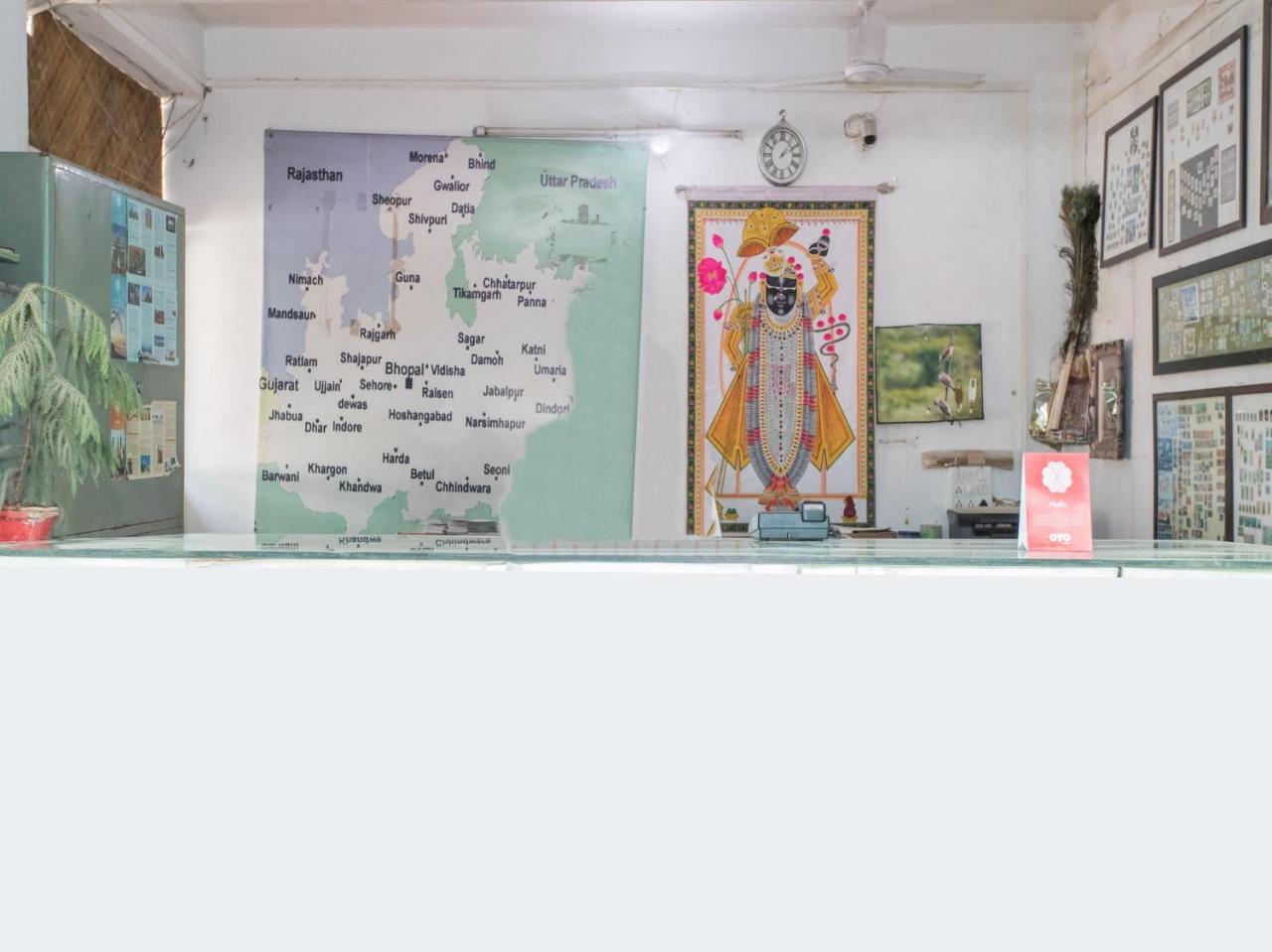 Hotel Oyo 14856 Resort Raghav Palace *