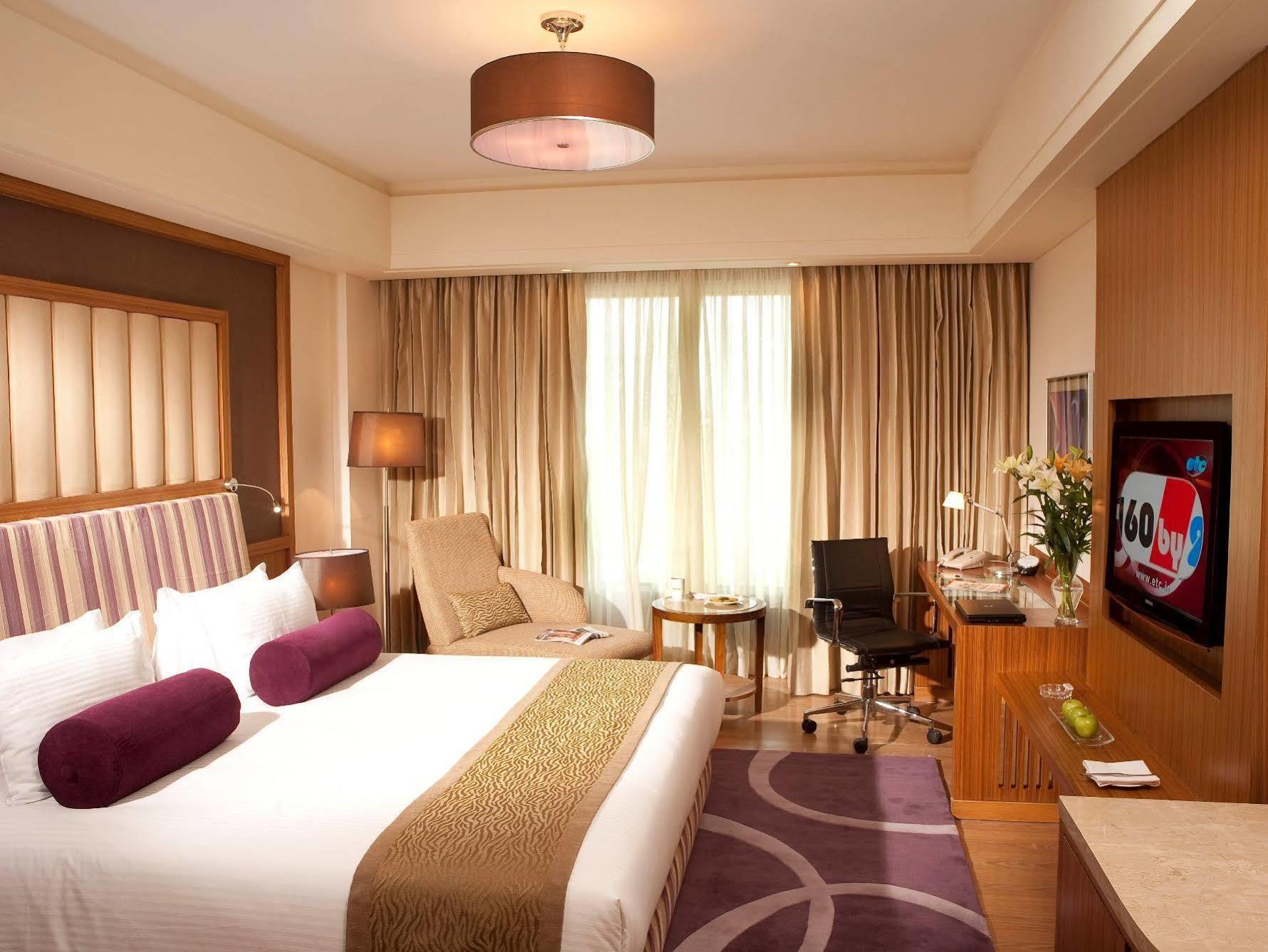 Radisson Blu Hotel, Hotel