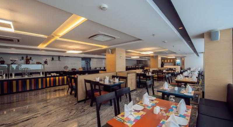 Hotel Effotel By Sayaji 4*