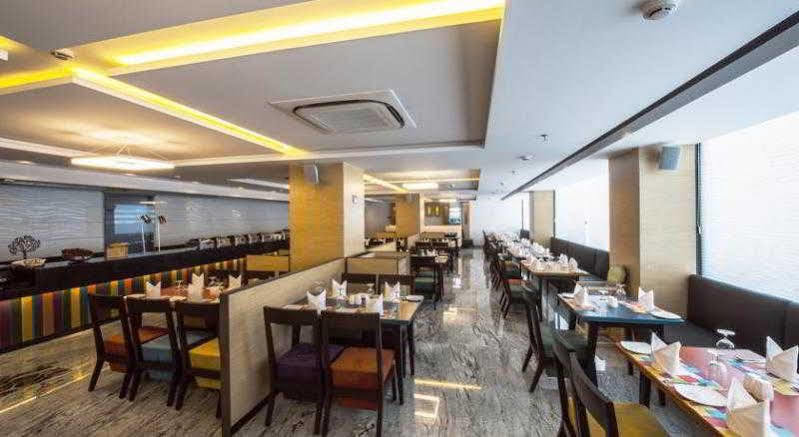 Hotel Effotel By Sayaji 4*