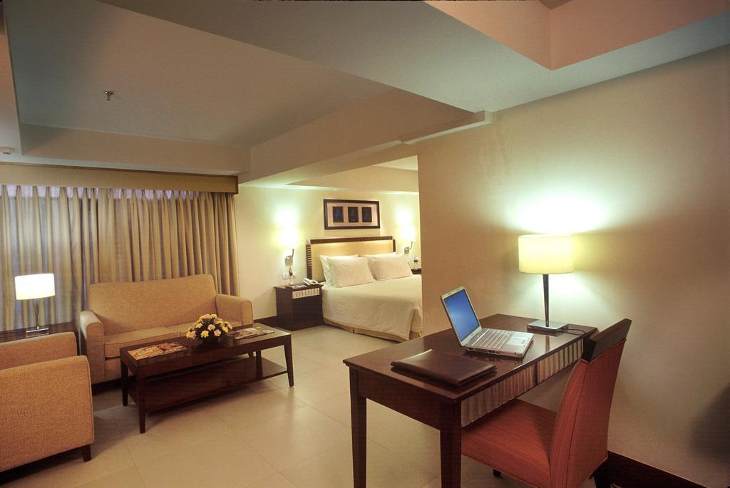 Sarovar Portico