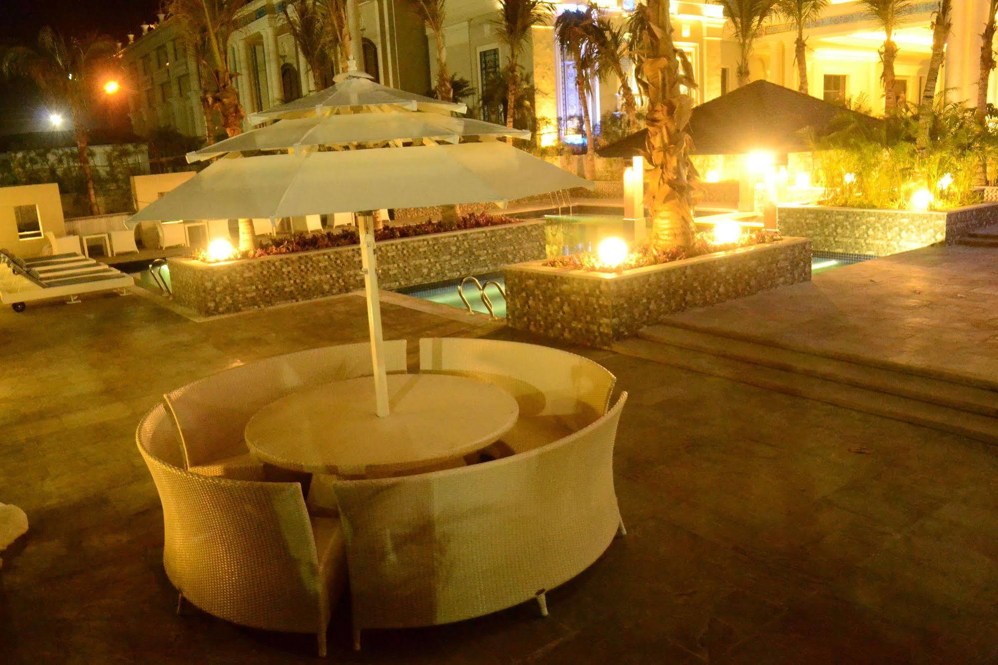 Sheraton Grand Palace 5*