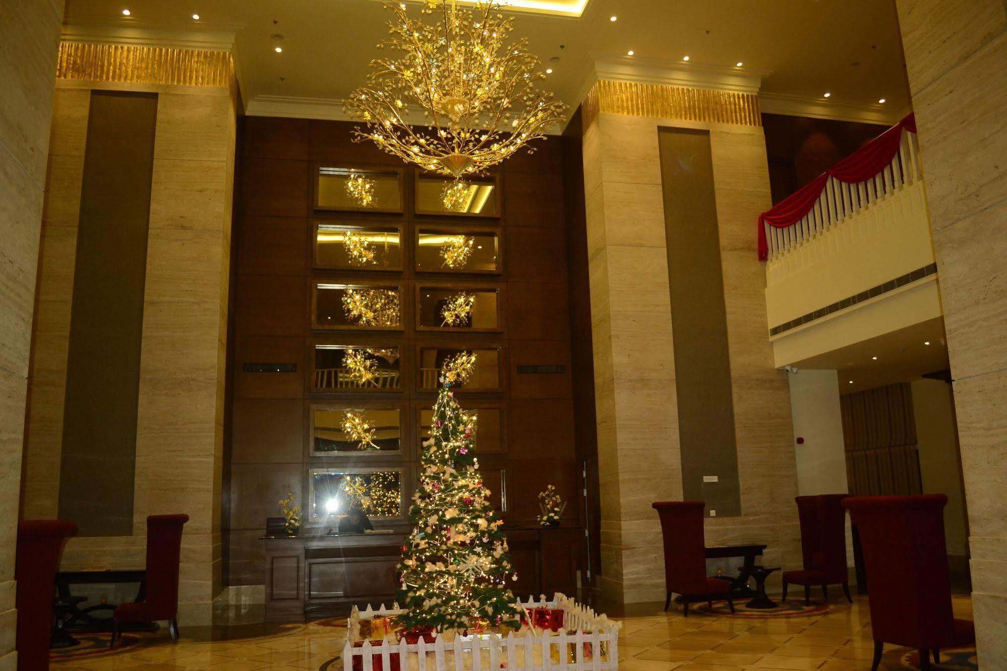 Sheraton Grand Palace Hotel 5*