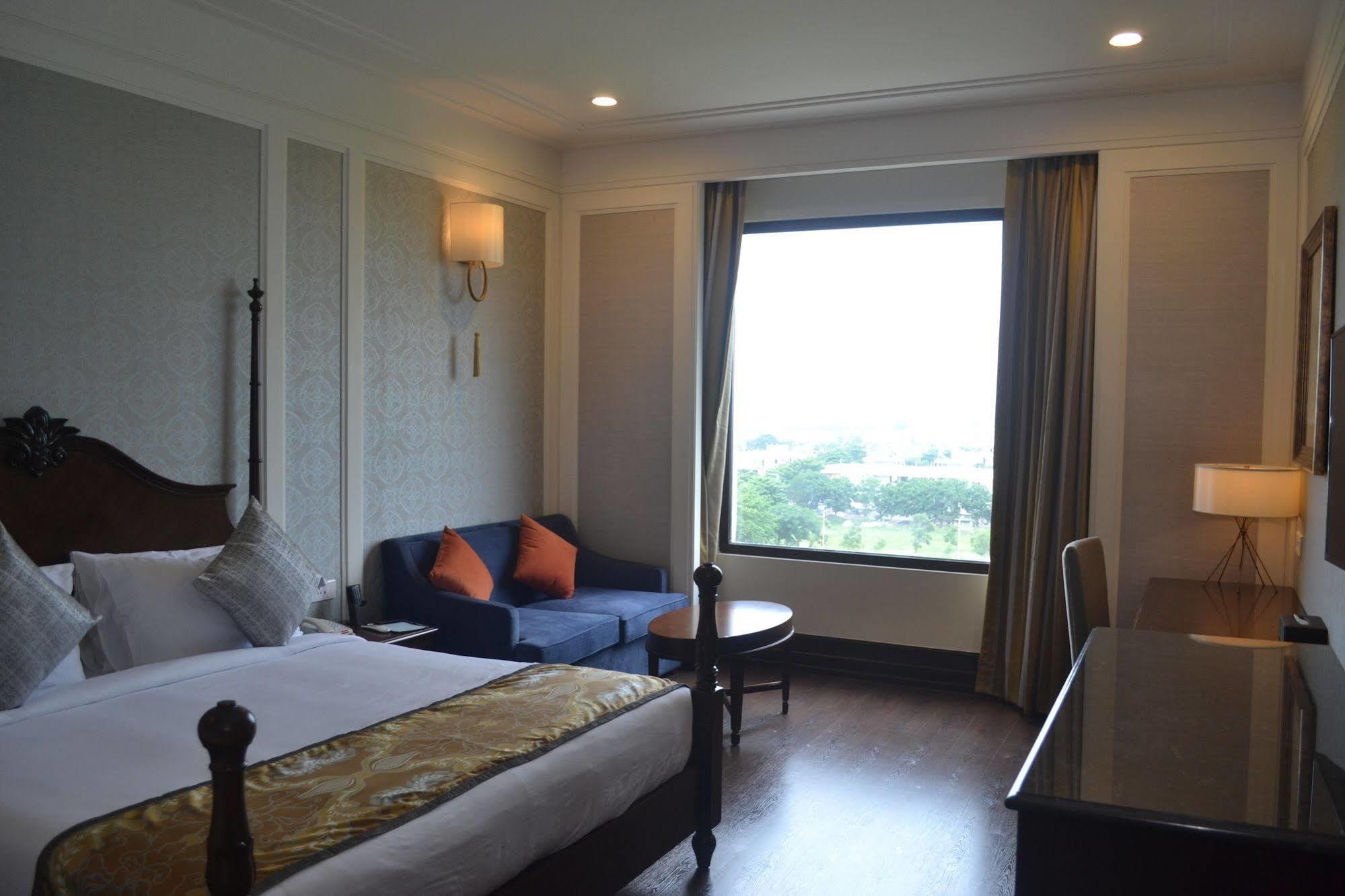 Sheraton Grand Palace 5* Indore