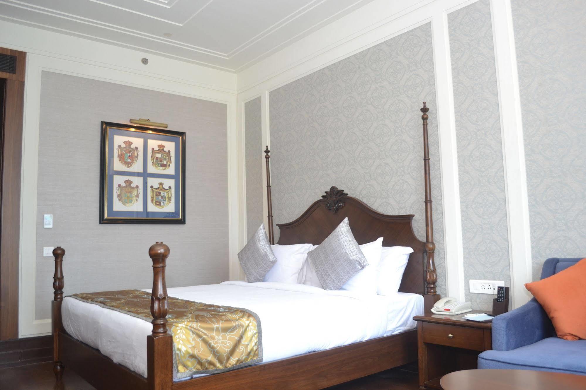 Sheraton Grand Palace Hotel 5*