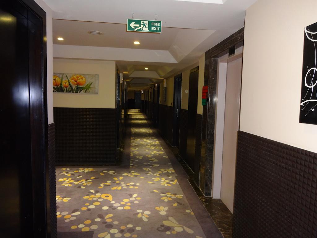 Hotel Western O2 Indore