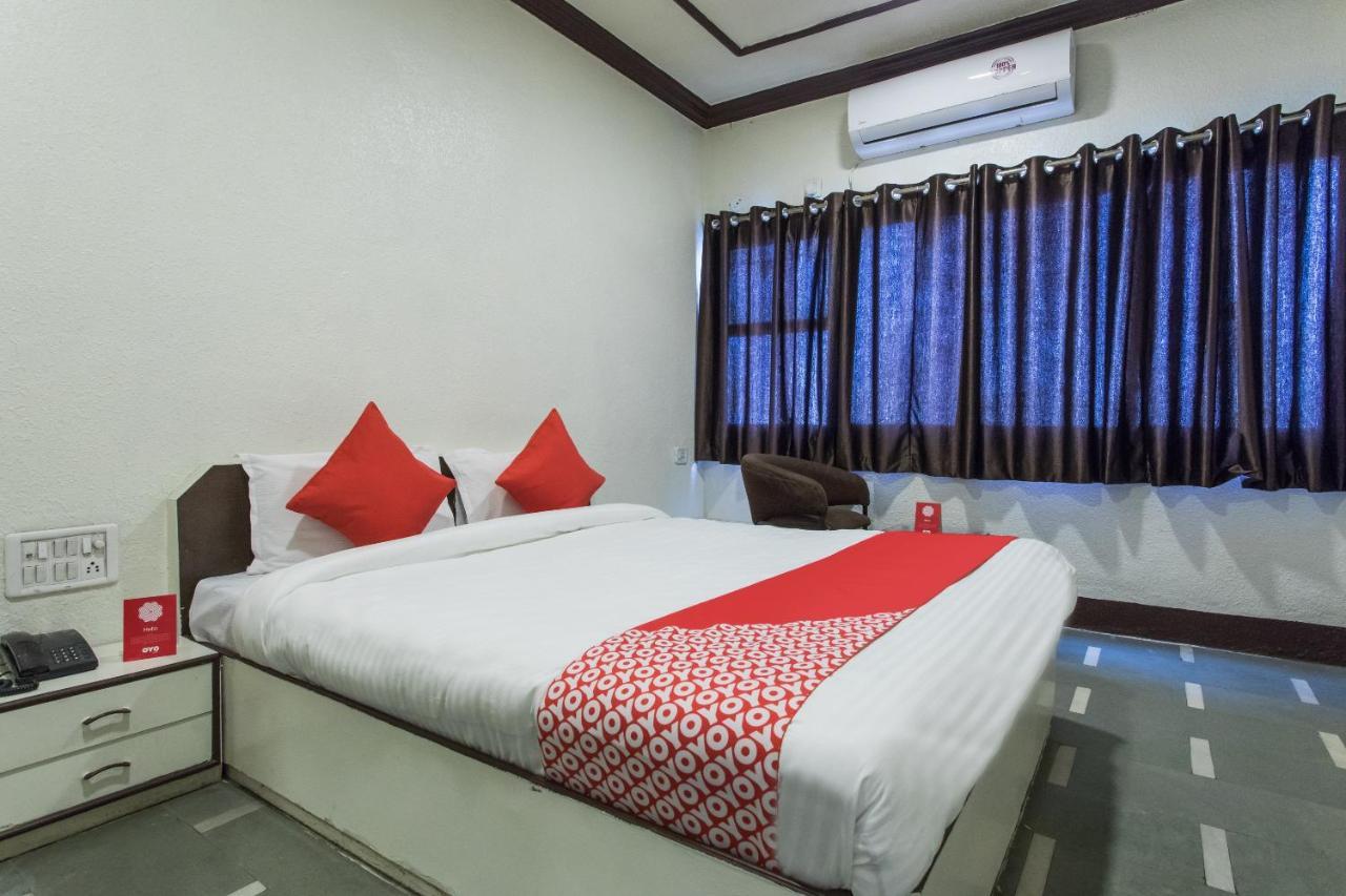 Oyo 2760 Chanakya Hotel