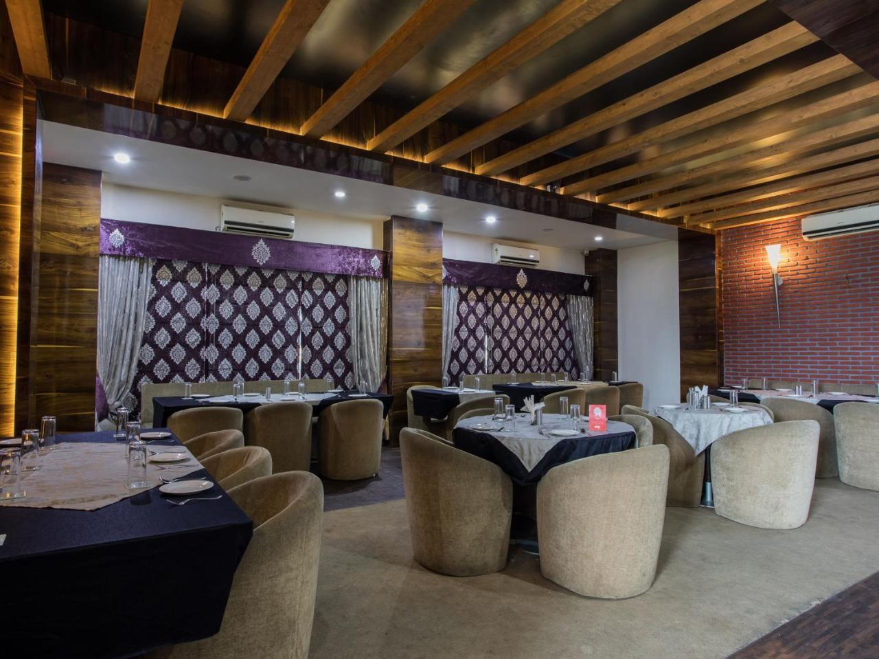 Hotel Capital O 1546 The Sensation Indore