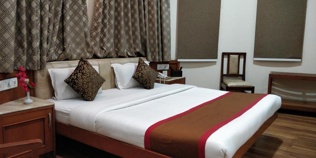 Apna Avenue Hotel