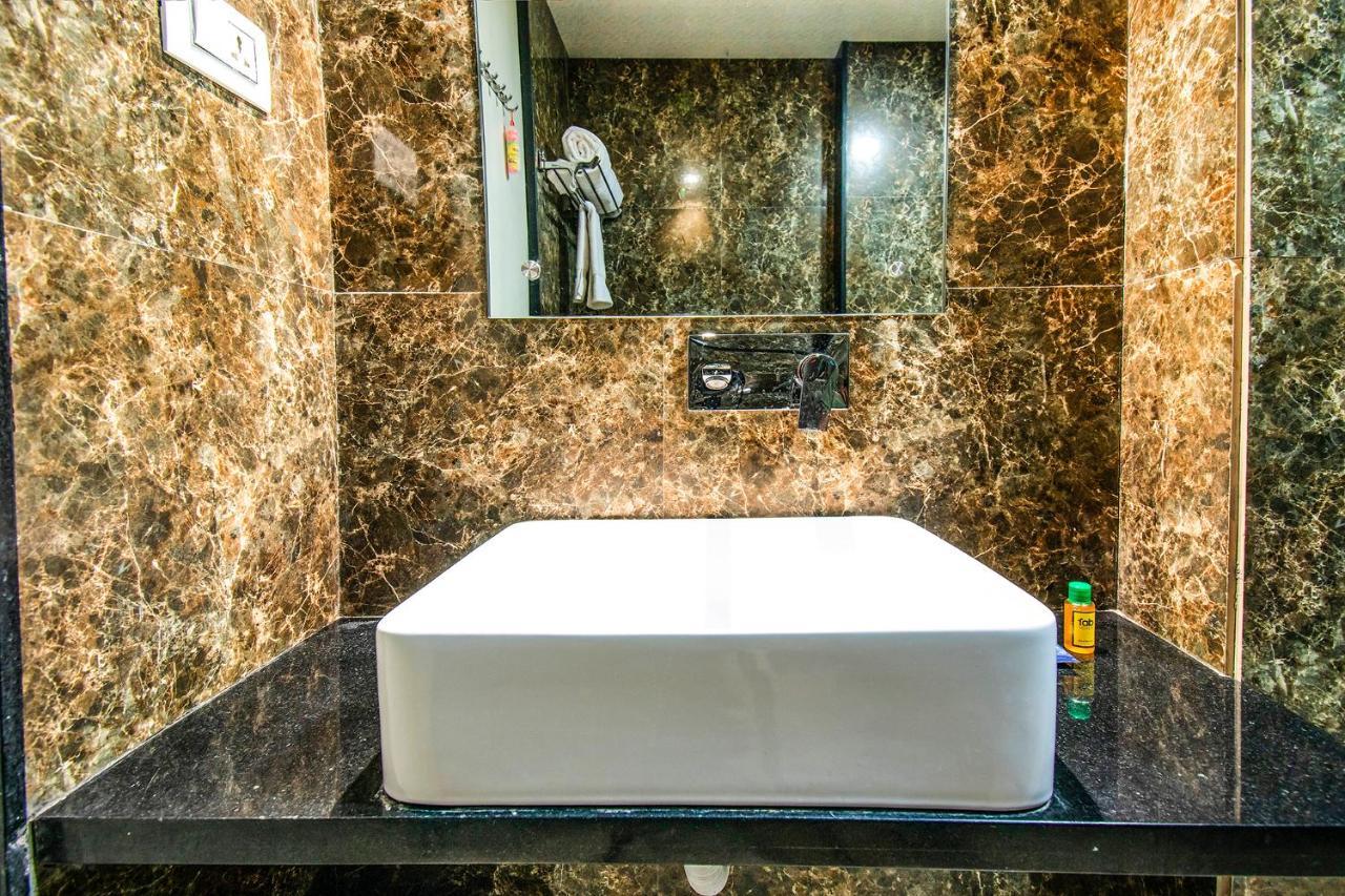 Fabhotel Amrit Greens Airport Hotel 3*