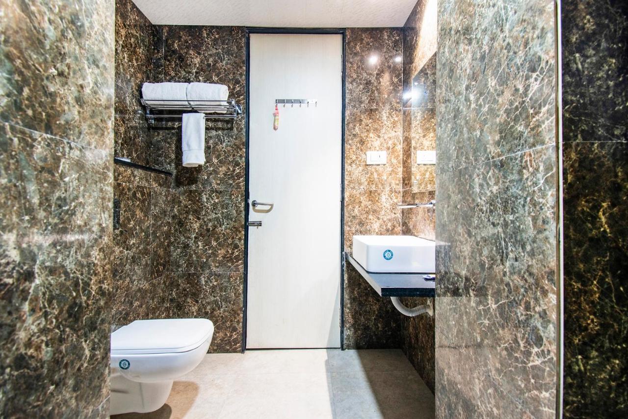 Fabhotel Amrit Greens Airport Hotel 3*