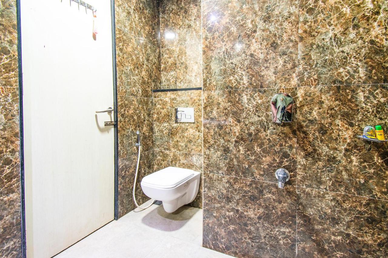 Hotel Fabhotel Amrit Greens Airport 3*