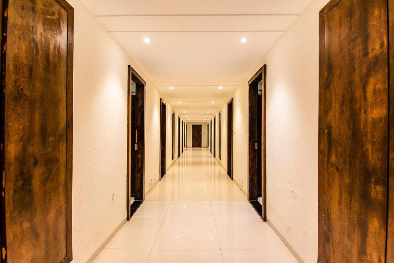 Hotel Fabhotel Amrit Greens Airport 3*
