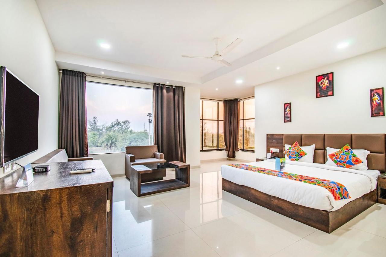 Fabhotel Amrit Greens Airport Hotel