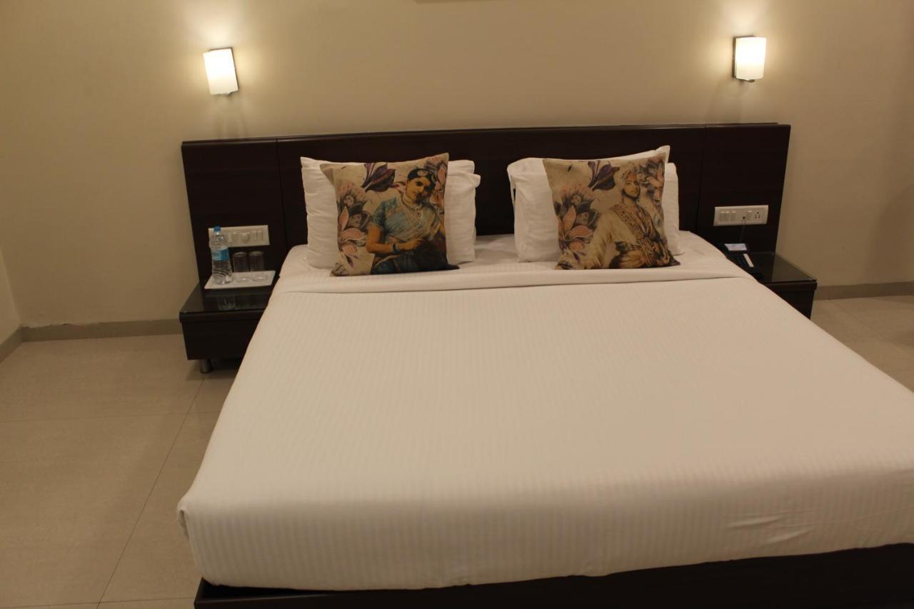 Brilliant & Convention Centre Hotel 5*