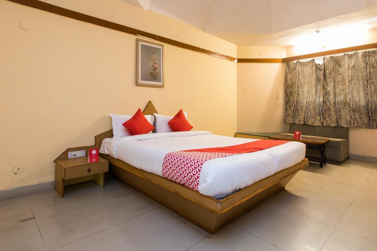 Oyo 13496 Royal Park Hotel