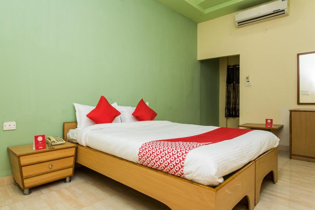Oyo 13496 Royal Park Hotel