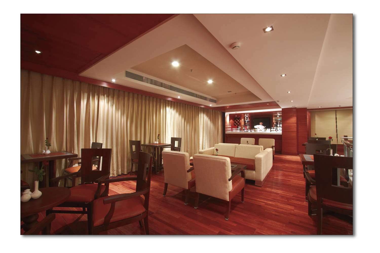Surestay By Western Hotel 4*