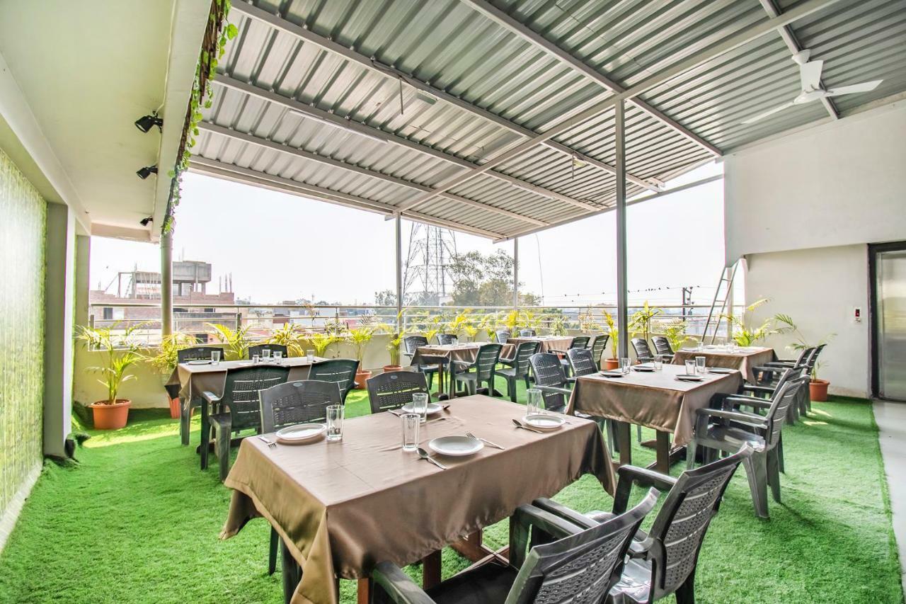 Hotel Fabhotel Galaxy Bhanwar Kuan 3*