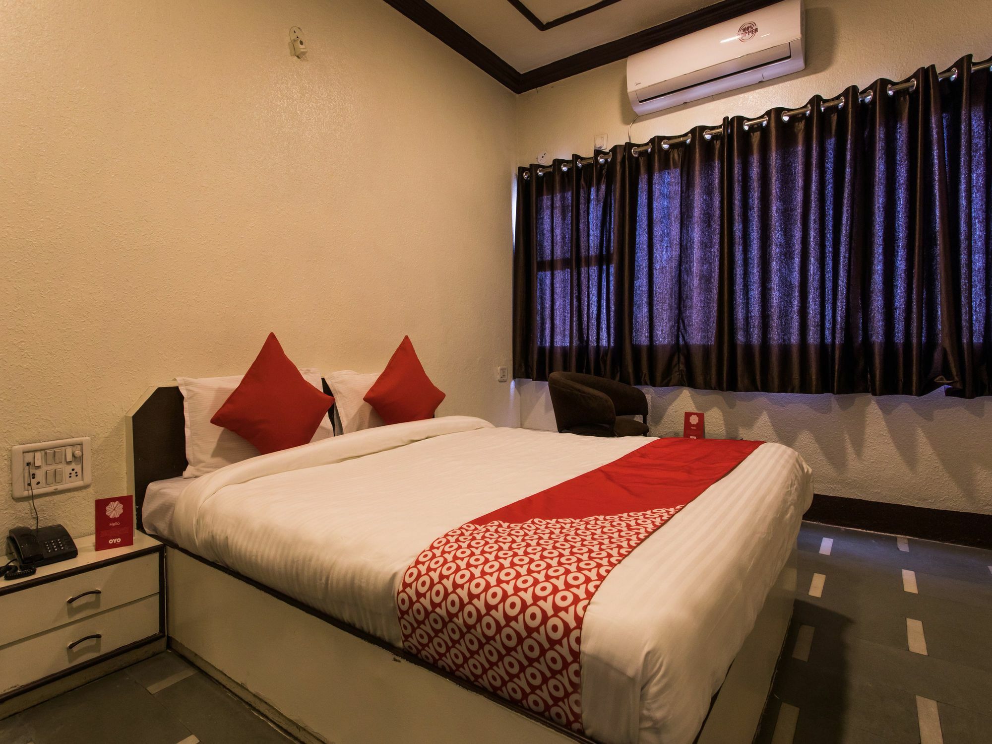 Oyo 2760 Chanakya 3* Indore