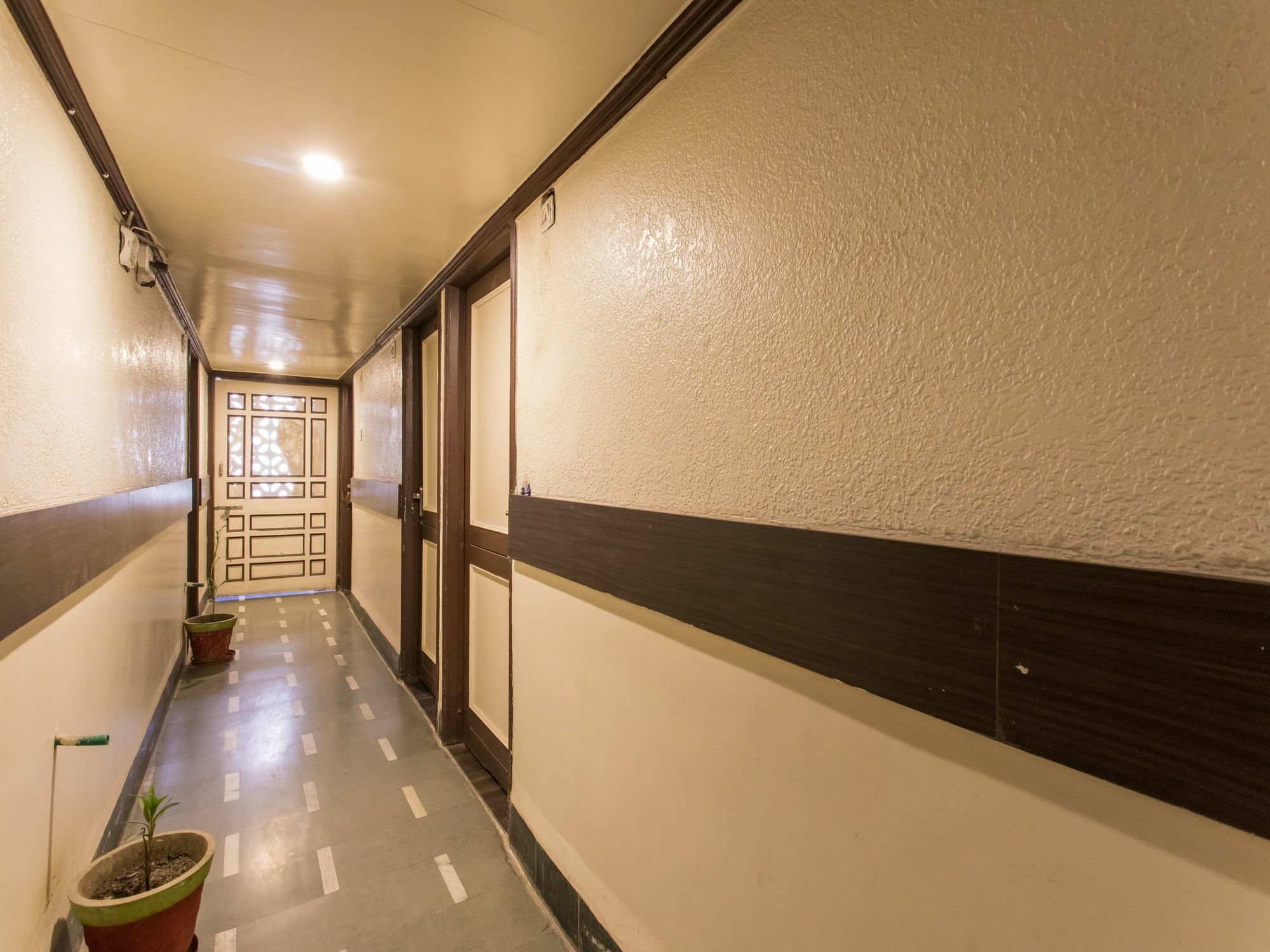 Oyo 2760 Chanakya Hotel