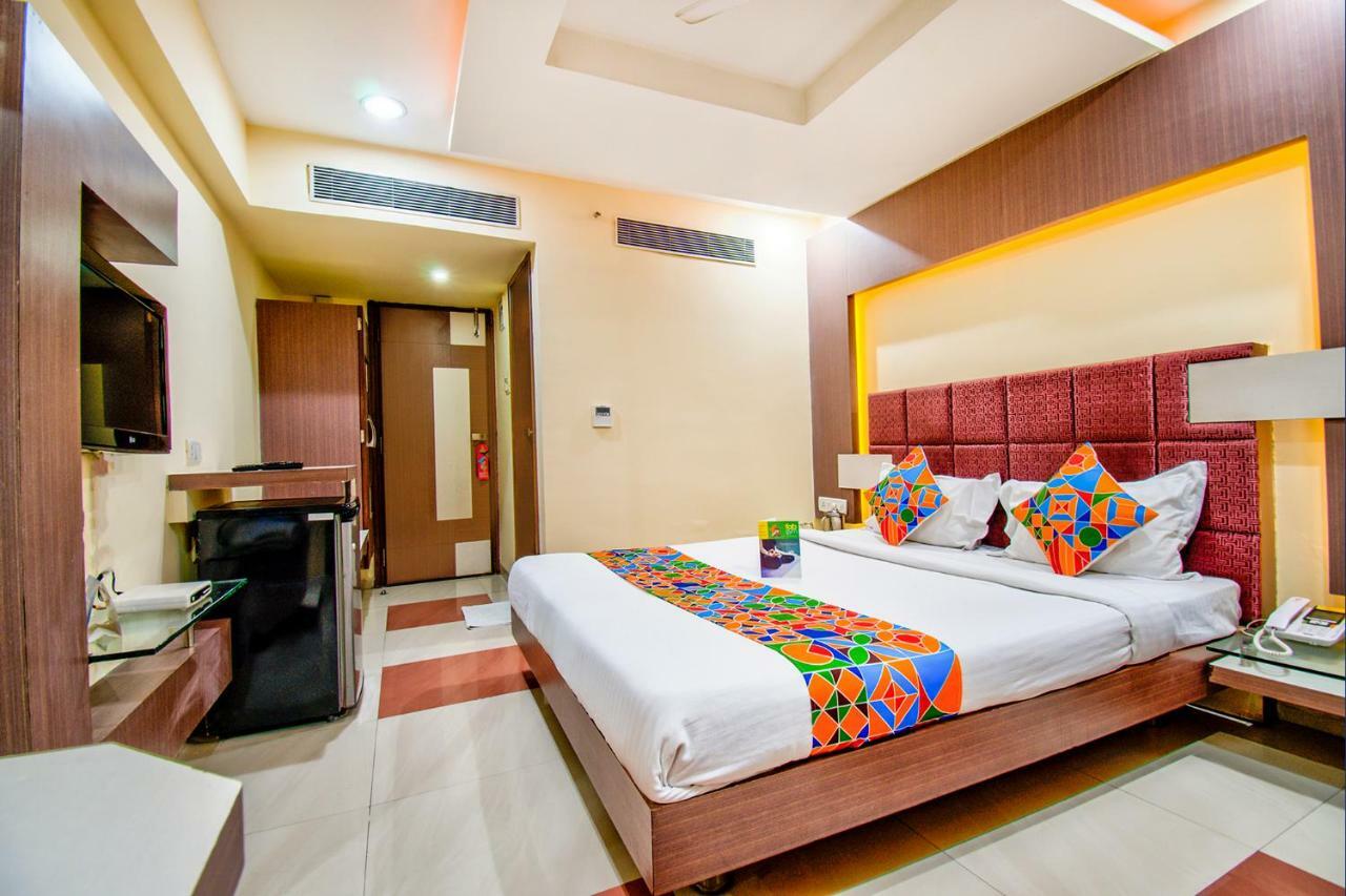 Hotel Fabhotel Amrit Residency