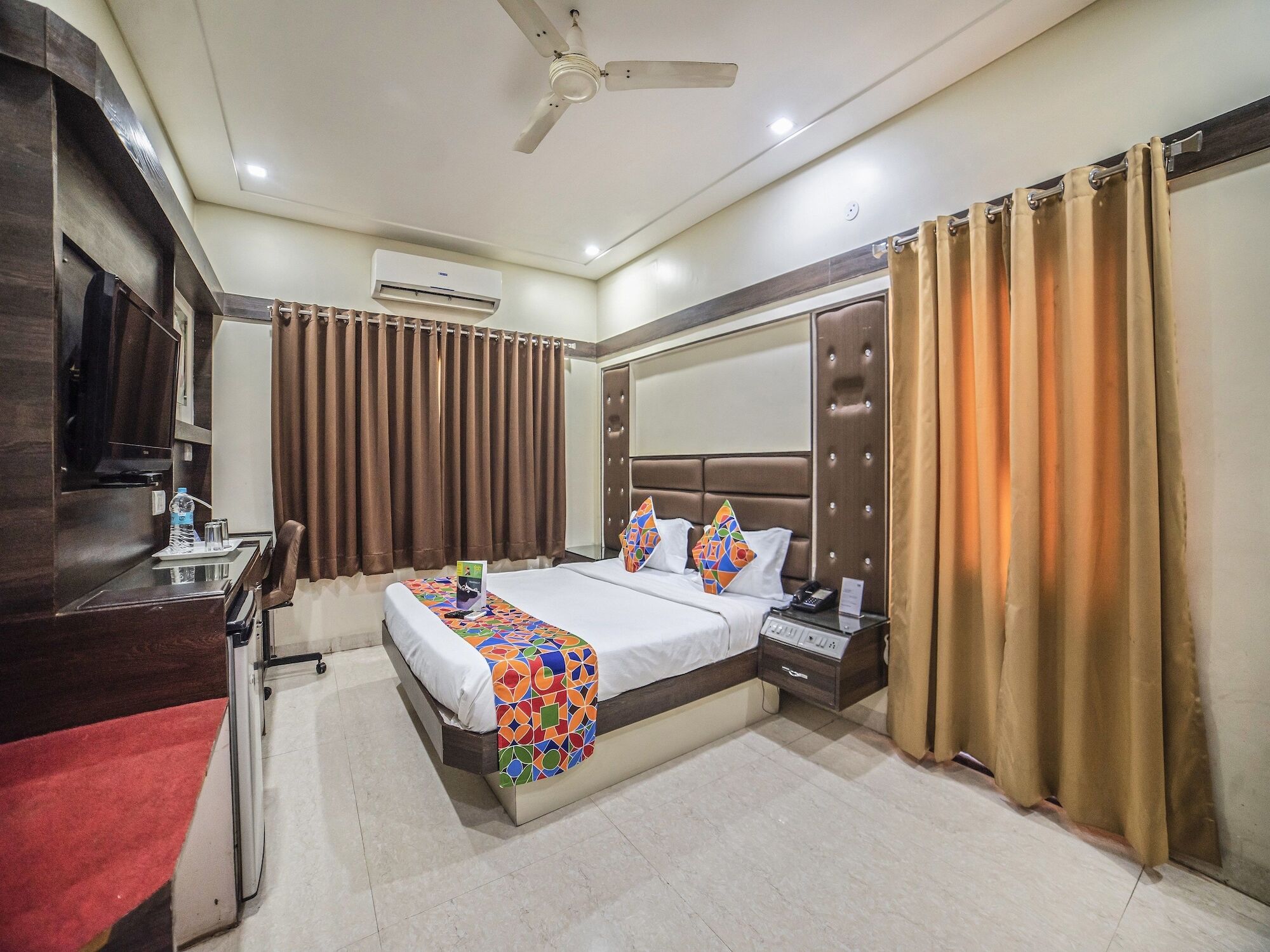 Hotel Fabhotel Santoor Geeta Bhawan Square 3*