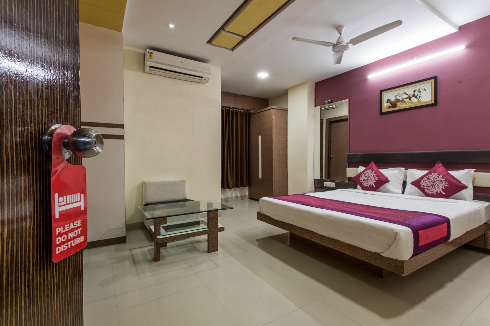 Oyo 6320 Shri Balaji Avenue Indore