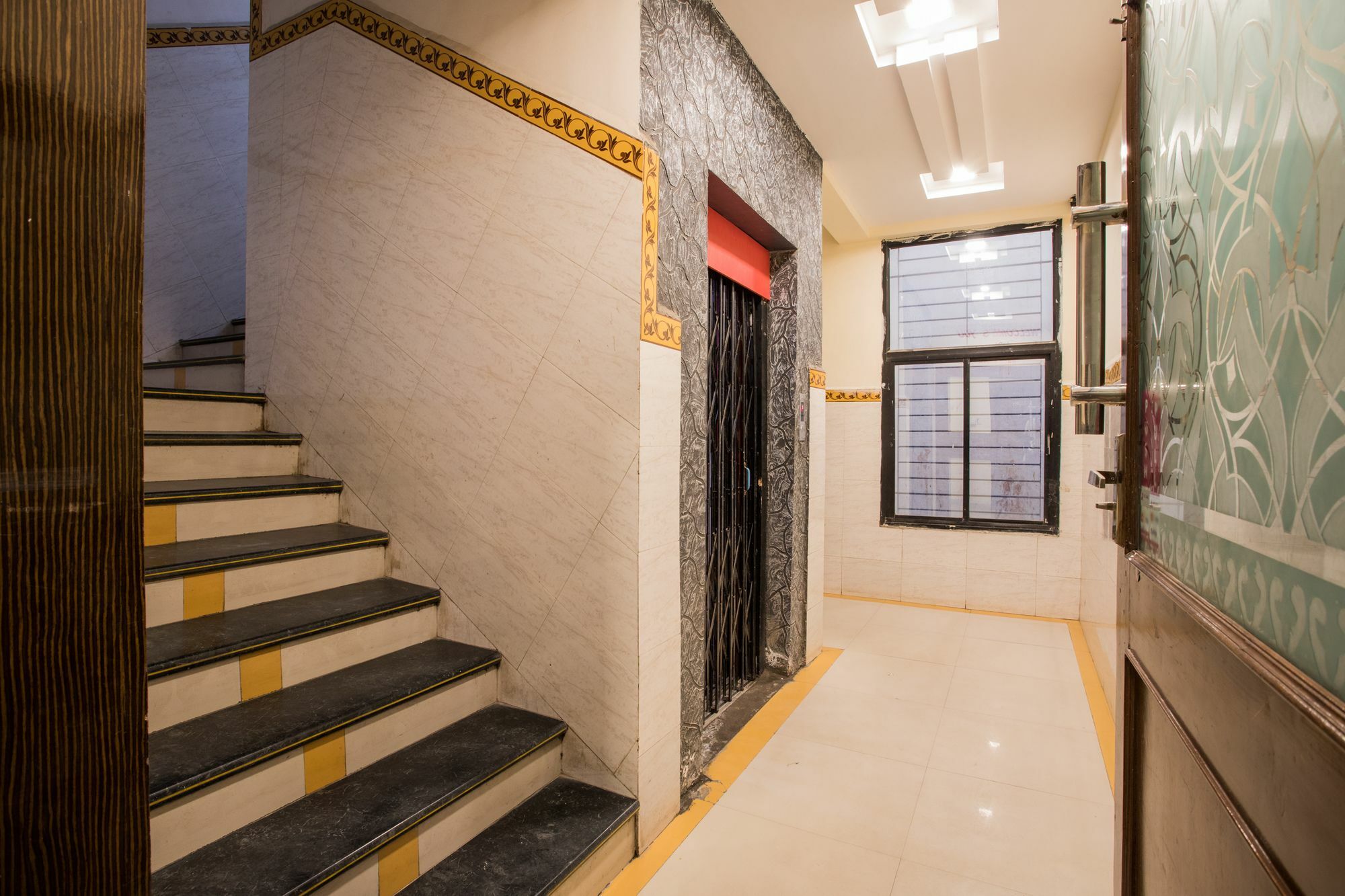 Oyo 6320 Shri Balaji Avenue Hotel