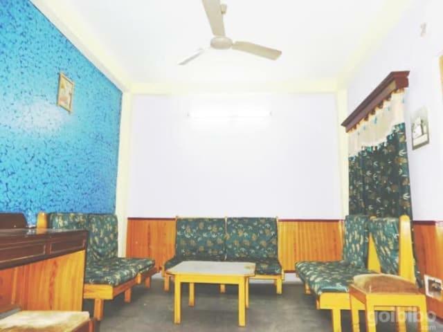 New Crown Hotel 2*