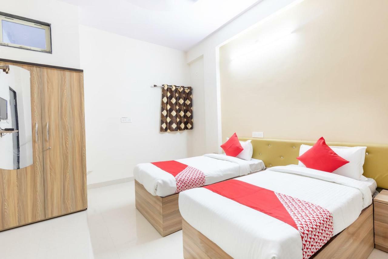 Oyo 40281 Nic Hotel 3*