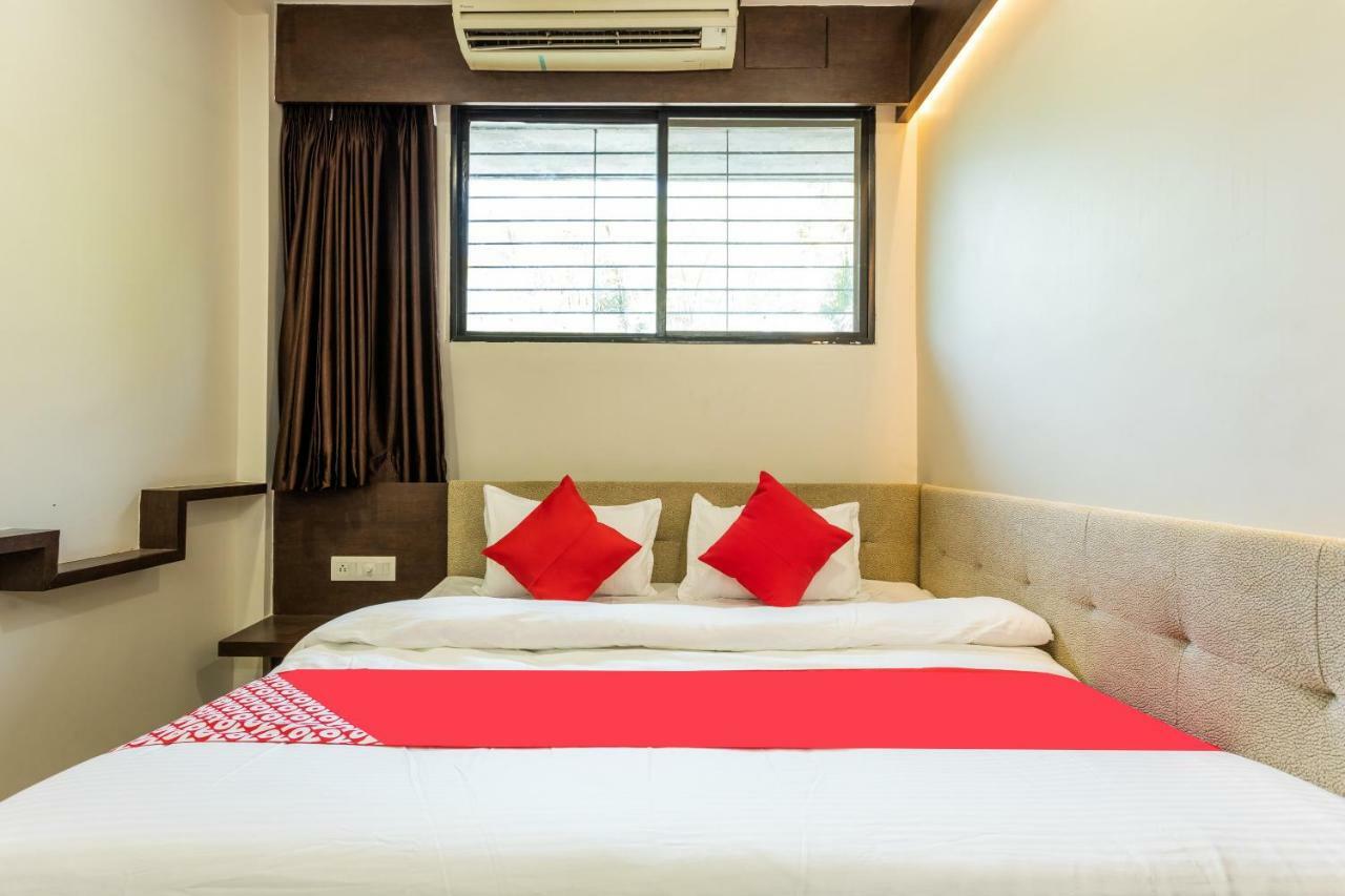 Oyo 42084 Rajshahi And Marriage Garden Hotel