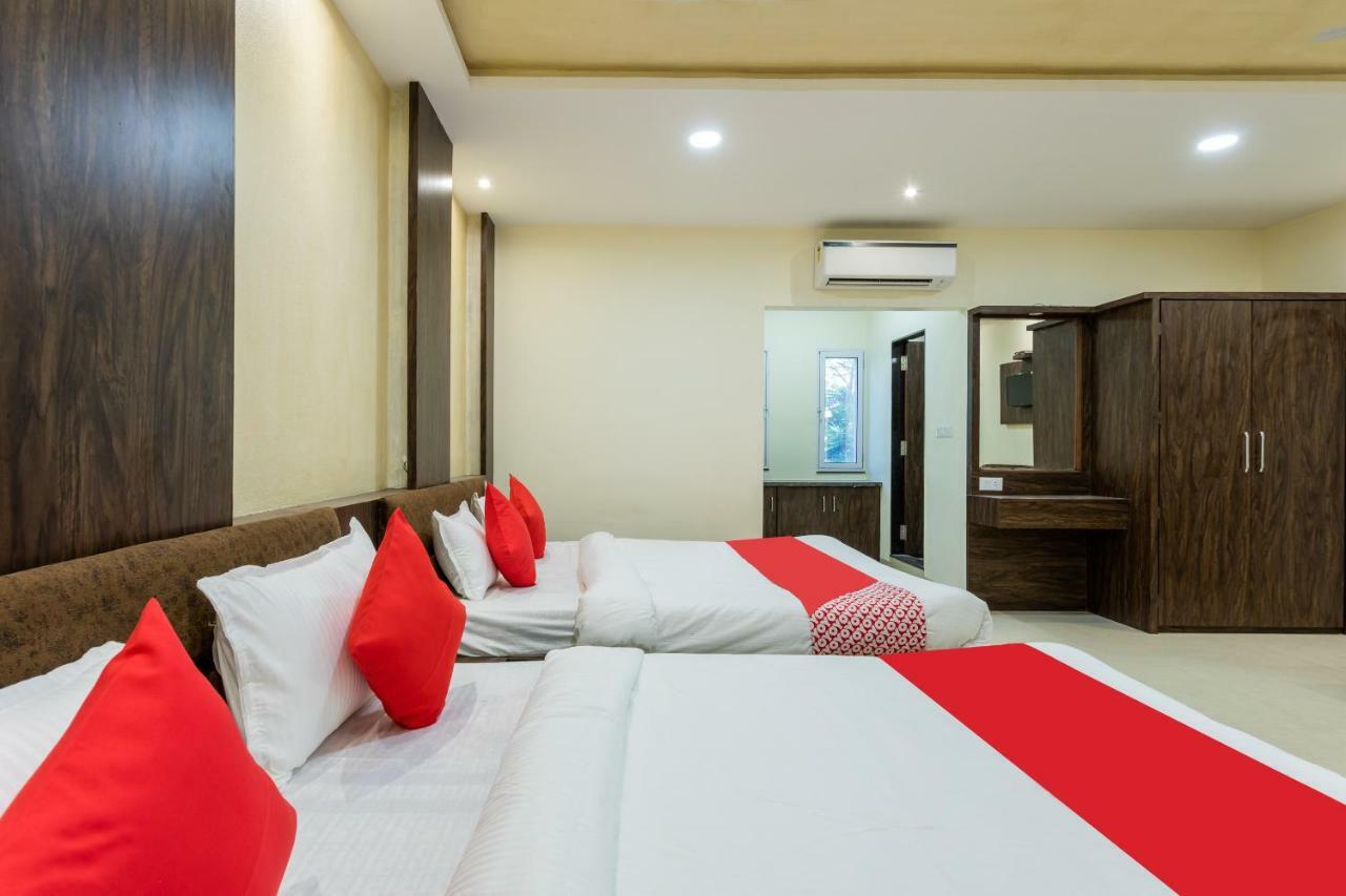 Oyo 42084 Rajshahi And Marriage Garden Hotel 3*