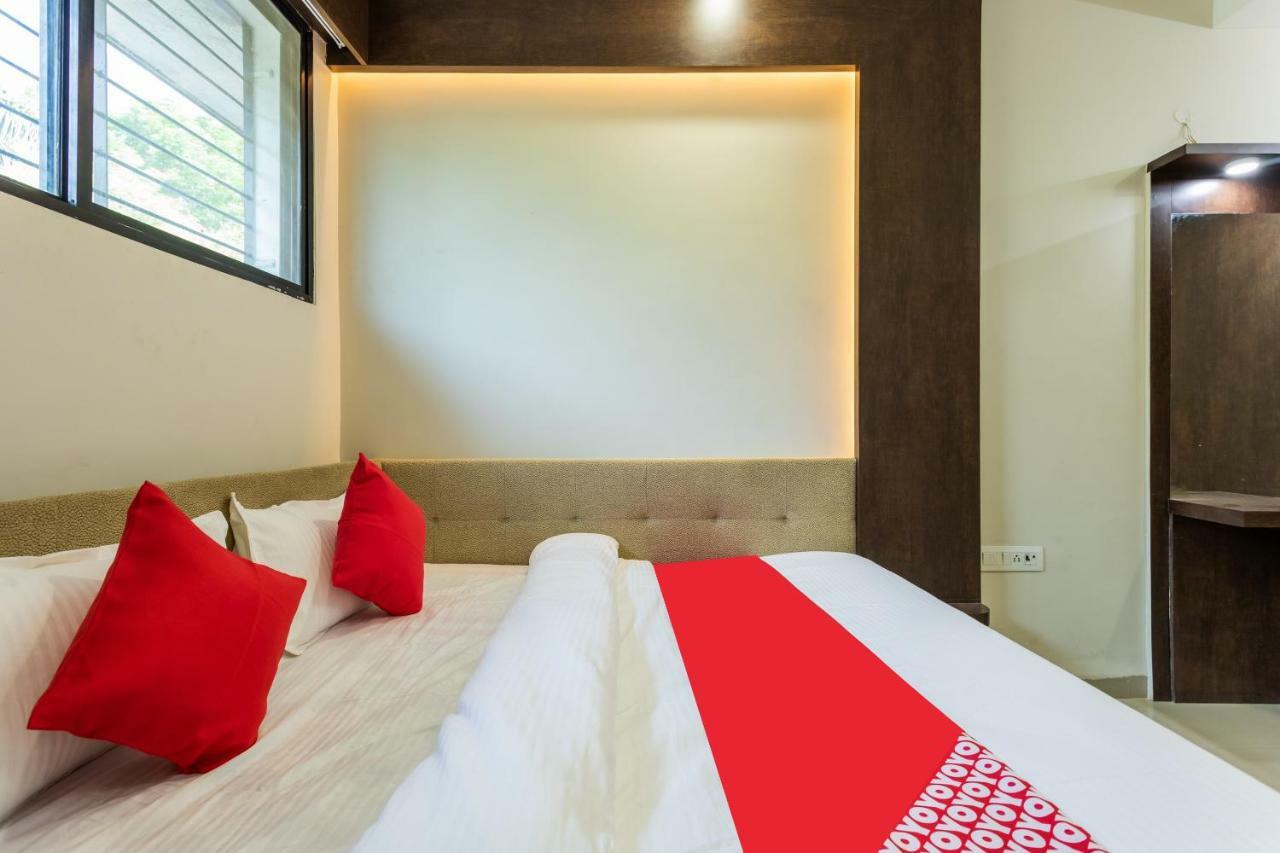 Oyo 42084 Rajshahi And Marriage Garden 3* Indore