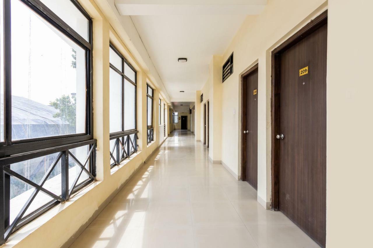 Oyo 42084 Rajshahi And Marriage Garden Hotel 3*