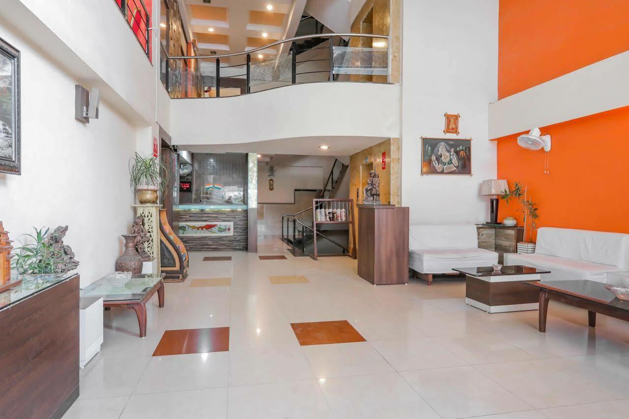 Paradise Hotel
