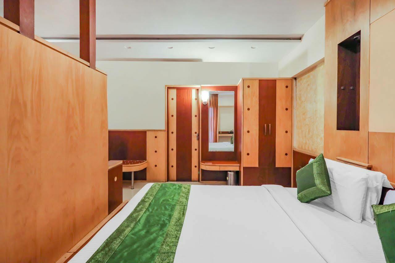 Hotel Paradise Indore