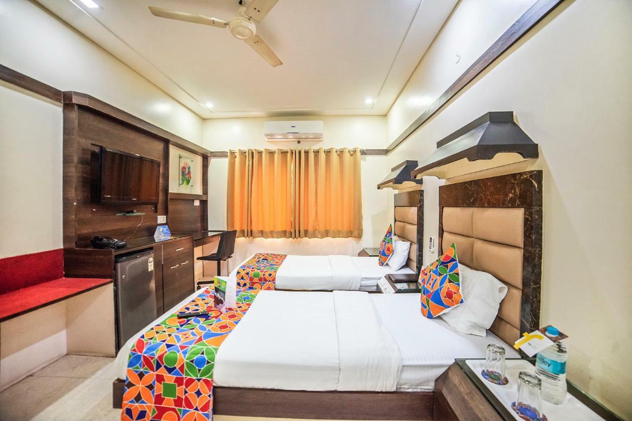 Hotel Fabhotel Santoor Geeta Bhawan Square