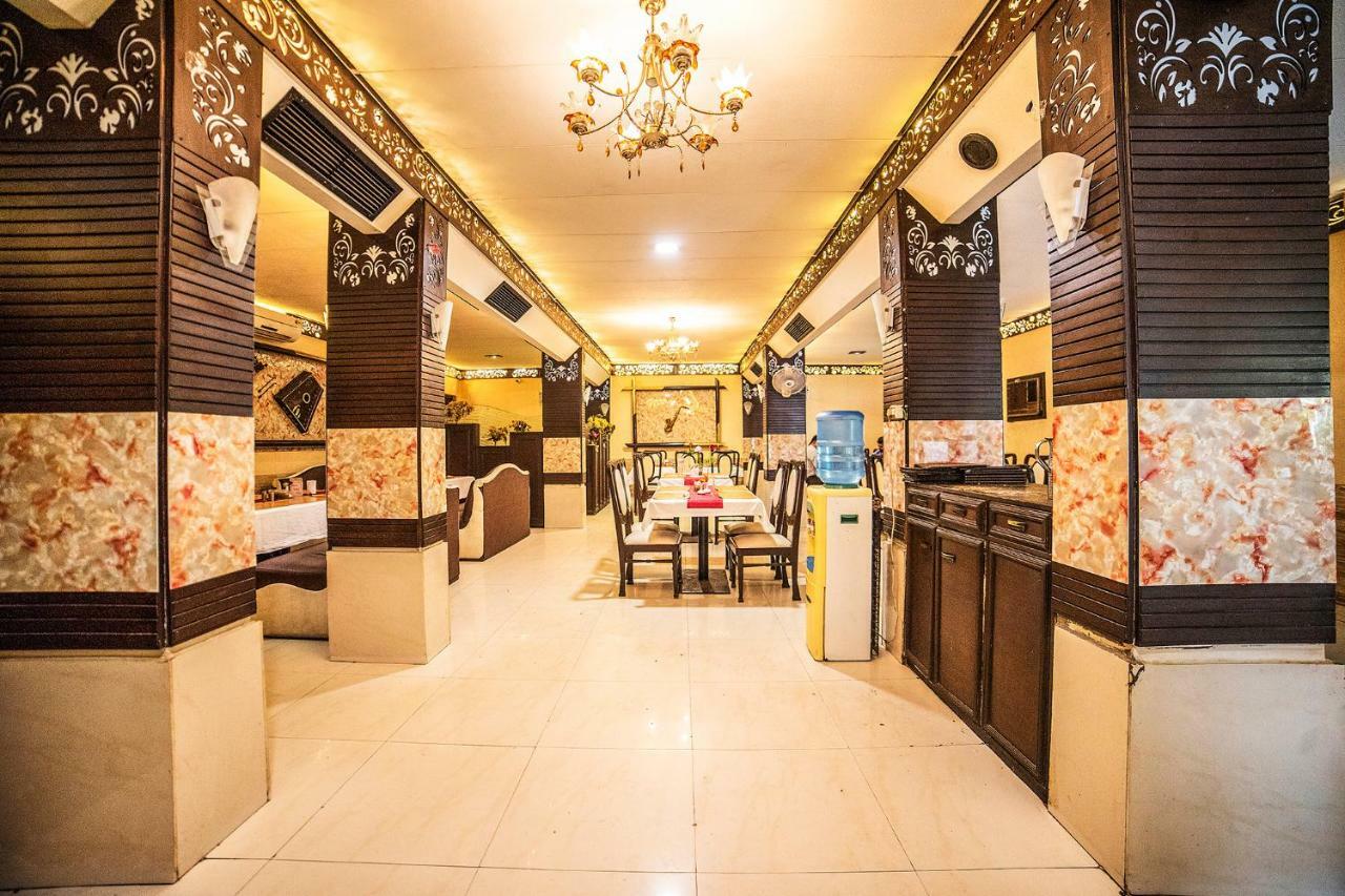 Hotel Fabhotel Santoor Geeta Bhawan Square 3*