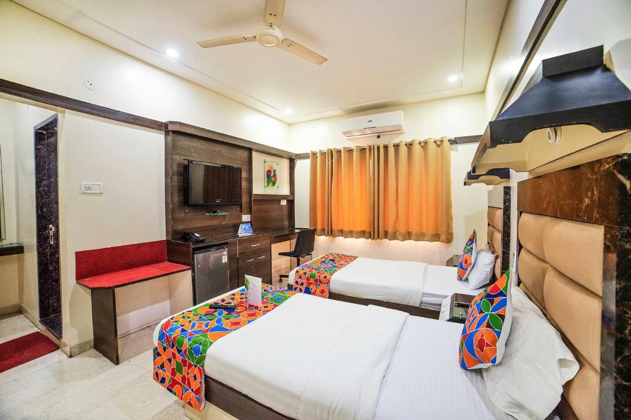 Fabhotel Santoor Geeta Bhawan Square