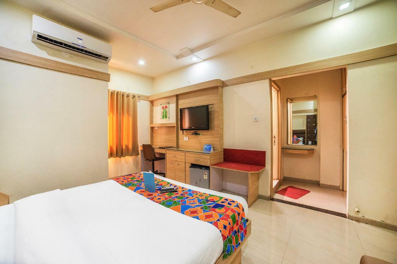 Fabhotel Santoor Geeta Bhawan Square Hotel