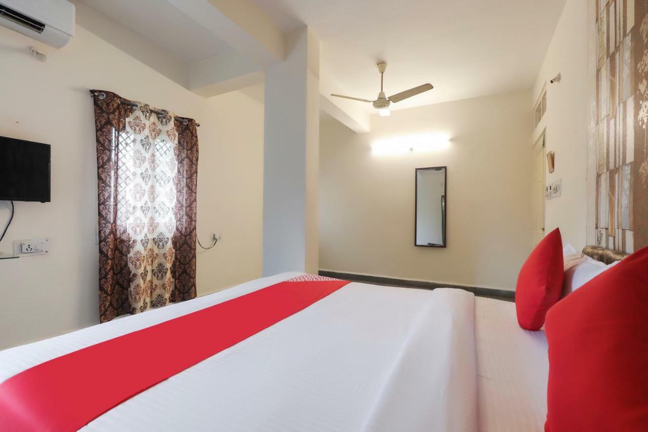 Oyo 41740 Karnawat Indore