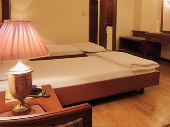 Crown Palace 3*